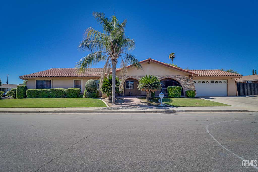 Photo of 2101 S Julian Avenue, Bakersfield, CA 93304 (MLS # 202607674)