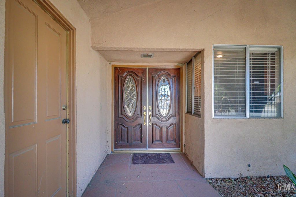 Photo of 2101 S Julian Avenue, Bakersfield, CA 93304 (MLS # 202607674)