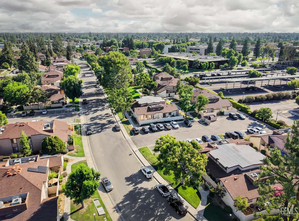 Photo of 5100 Dunsmuir Road #11, Bakersfield, CA 93309 (MLS # 202606141)