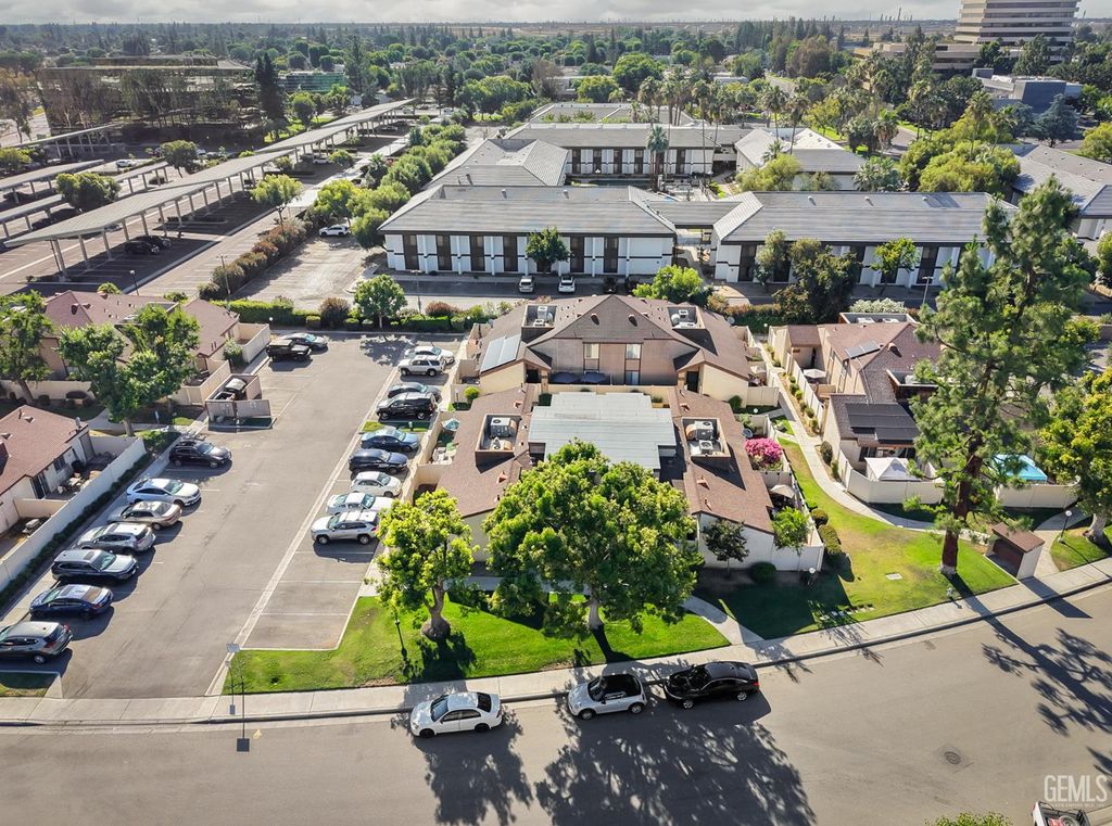Photo of 5100 Dunsmuir Road #11, Bakersfield, CA 93309 (MLS # 202606141)
