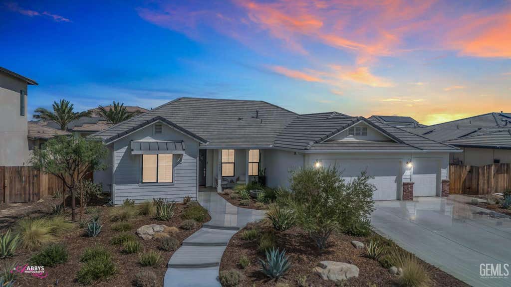 Photo of 15828 Waterford Street, Bakersfield, CA 93314 (MLS # 202607922)