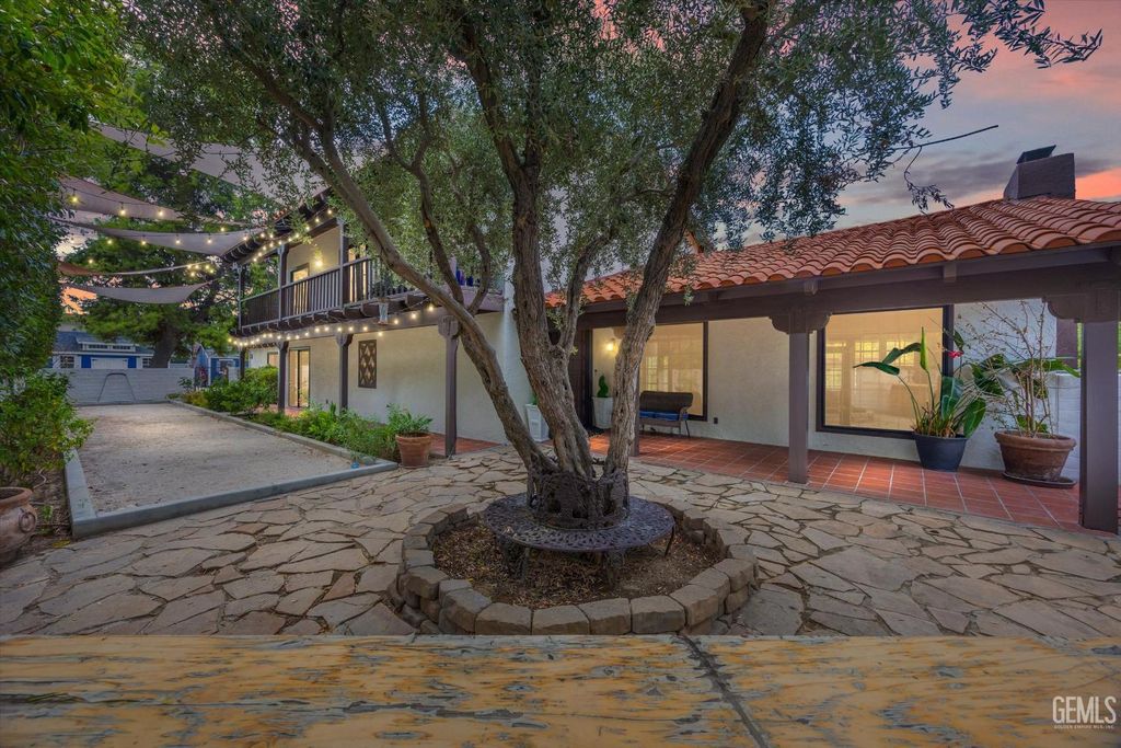 Photo of 4265 Country Club Drive, Bakersfield, CA 93306 (MLS # 202510731)