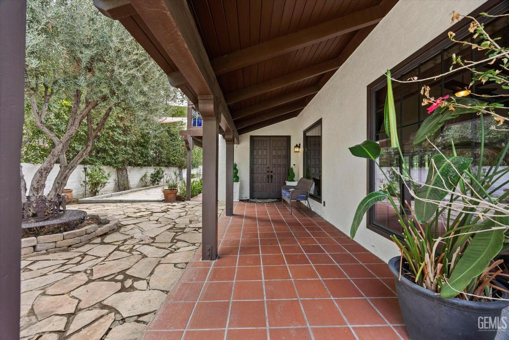 Photo of 4265 Country Club Drive, Bakersfield, CA 93306 (MLS # 202510731)