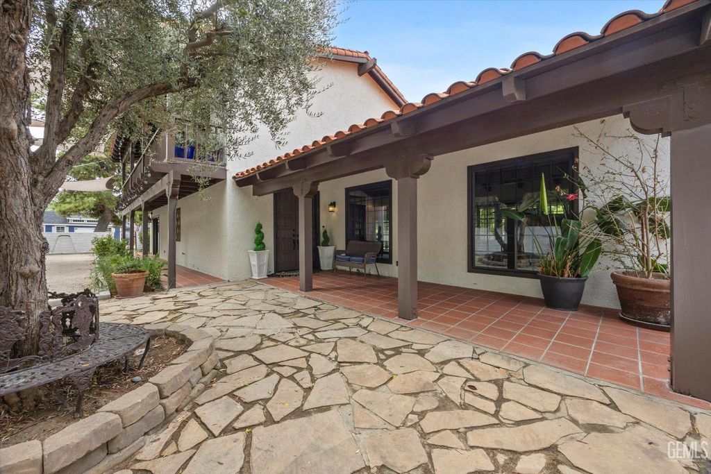 Photo of 4265 Country Club Drive, Bakersfield, CA 93306 (MLS # 202510731)