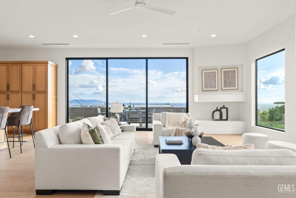 Photo of 890 Via Ondulando, Ventura, CA 93003 (MLS # 202512865)