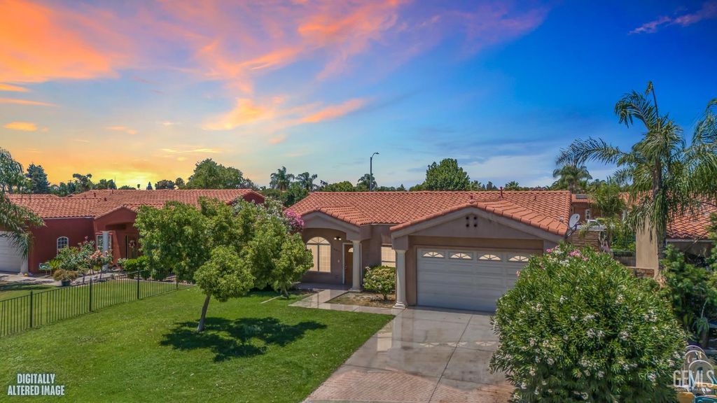 Photo of 8615 Vincenso Way, Bakersfield, CA 93313 (MLS # 202607155)