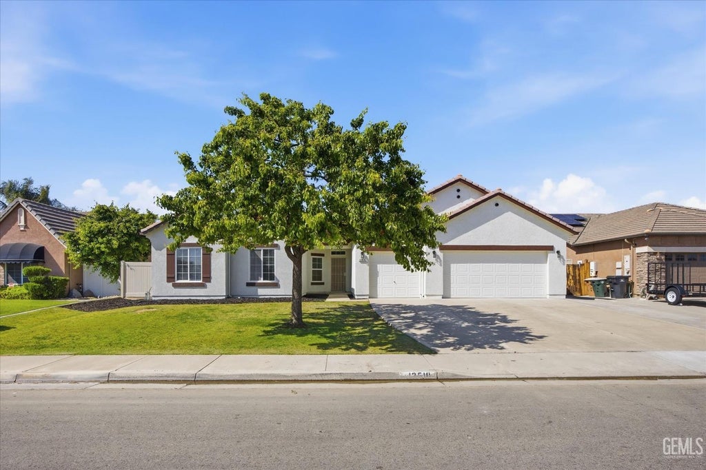 Photo of 12510 Stablegate Drive, Bakersfield, CA 93312 (MLS # 202604219)