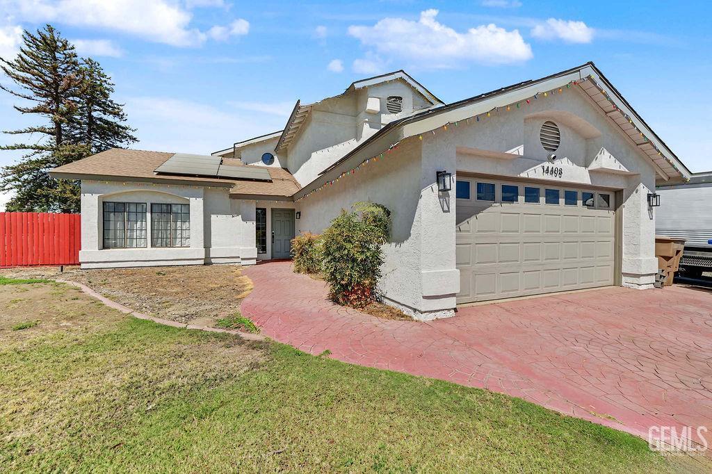 Photo of 14408 San Esteban Avenue, Bakersfield, CA 93314 (MLS # 202609515)