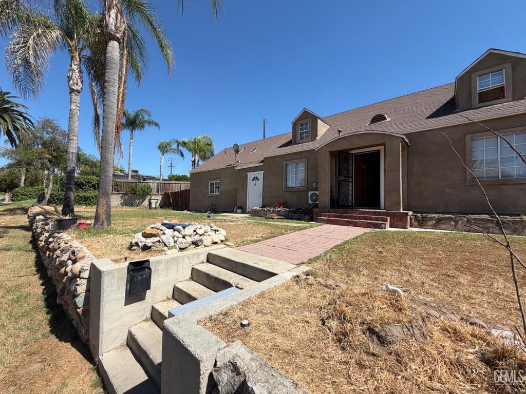 Photo of 1835 Corrientes Street, Bakersfield, CA 93306 (MLS # 202604580)
