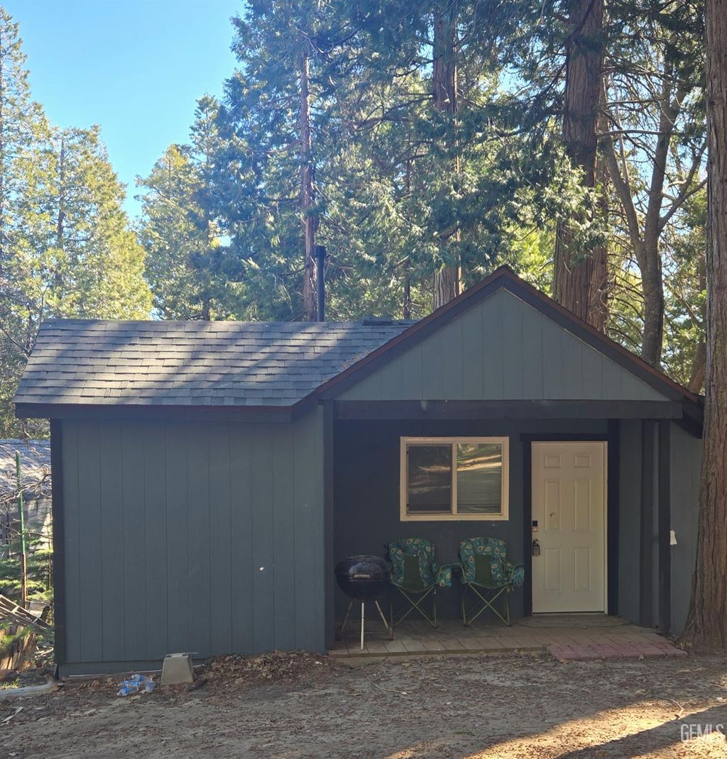 Photo of 10638 Pine Drive, Wofford Heights, CA 93285 (MLS # 202602986)