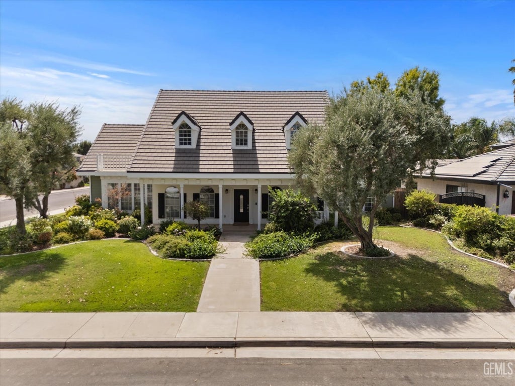 Photo of 15909 Clarisse Street, Bakersfield, CA 93314 (MLS # 202609758)