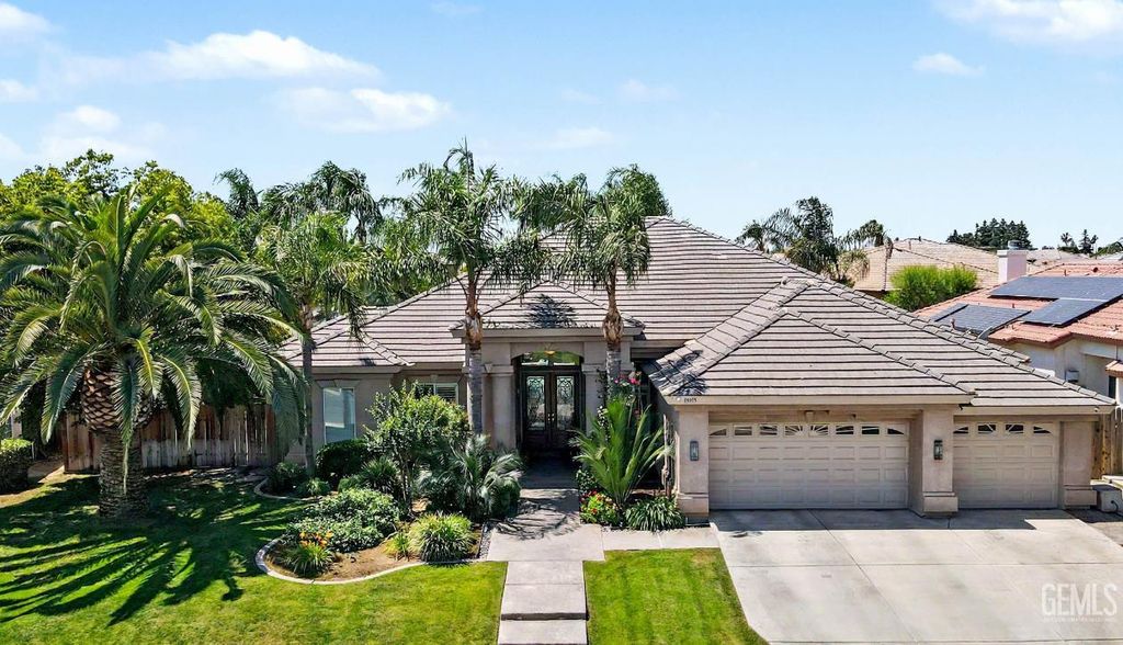 Photo of 13315 Nantucket Place, Bakersfield, CA 93314 (MLS # 202605361)
