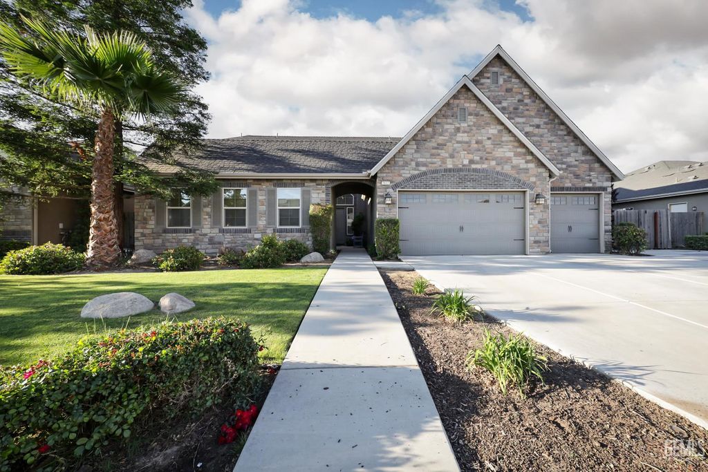 Photo of 9615 Tortuga Del Mar Drive, Bakersfield, CA 93314 (MLS # 202603855)