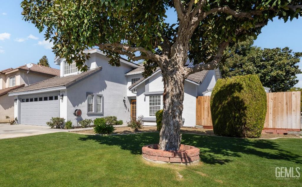 Photo of 9302 Southwick Drive, Bakersfield, CA 93312 (MLS # 202602447)