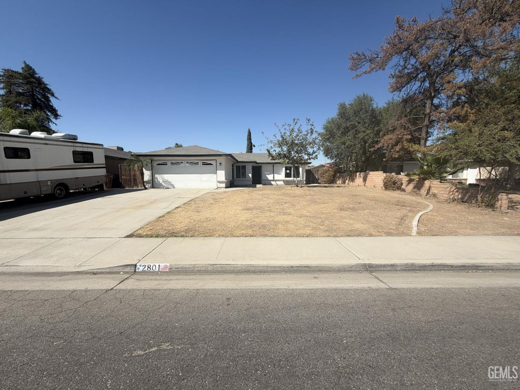 Photo of 2801 Belden Lane, Bakersfield, CA 93309 (MLS # 202610272)