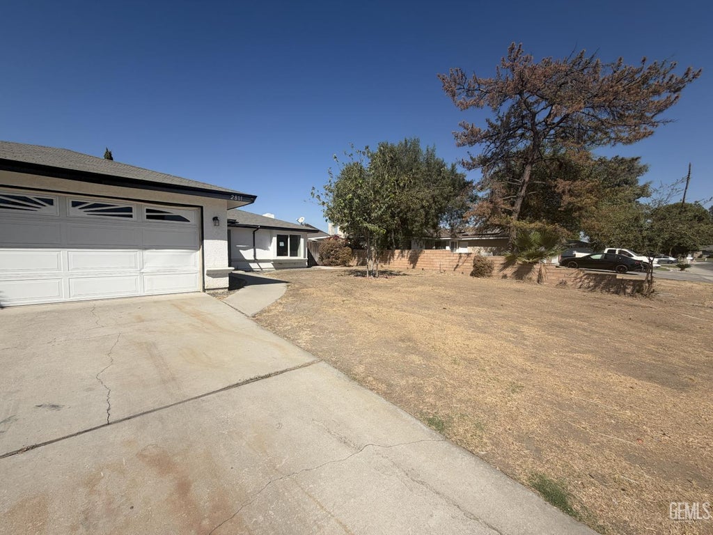 Photo of 2801 Belden Lane, Bakersfield, CA 93309 (MLS # 202610272)