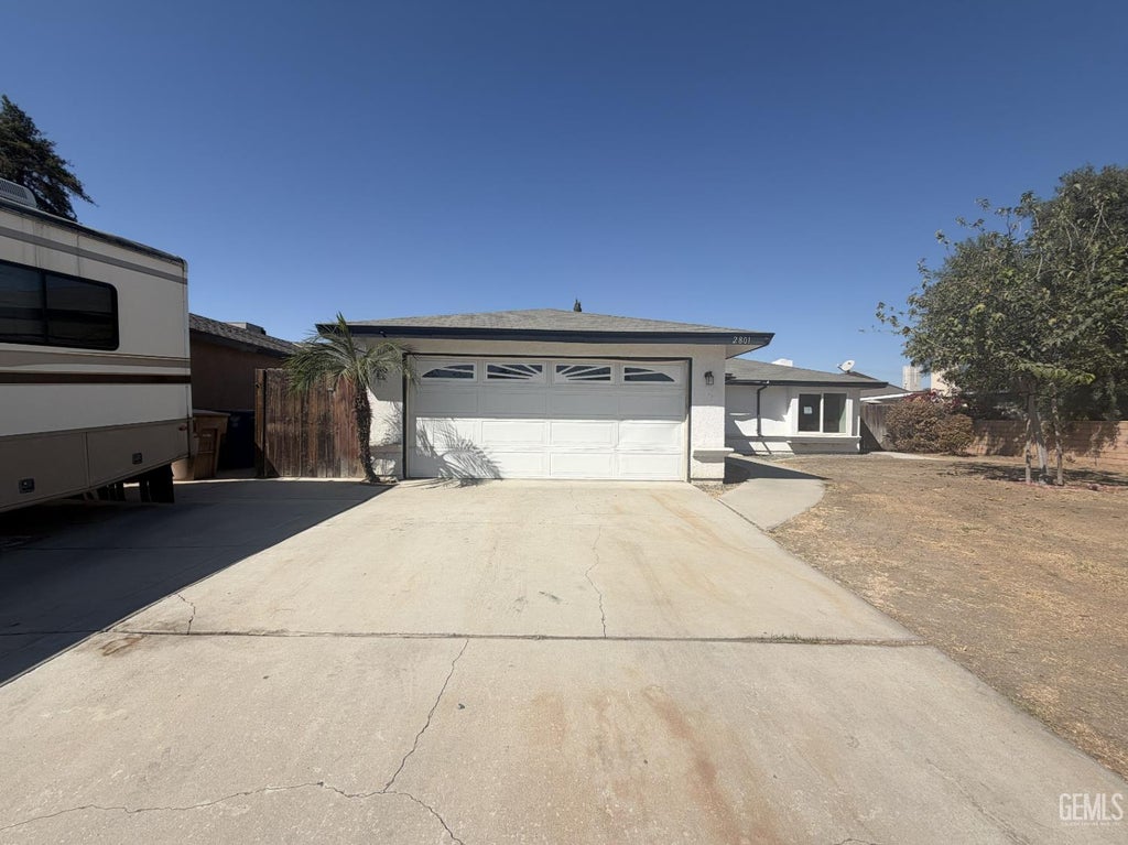 Photo of 2801 Belden Lane, Bakersfield, CA 93309 (MLS # 202610272)