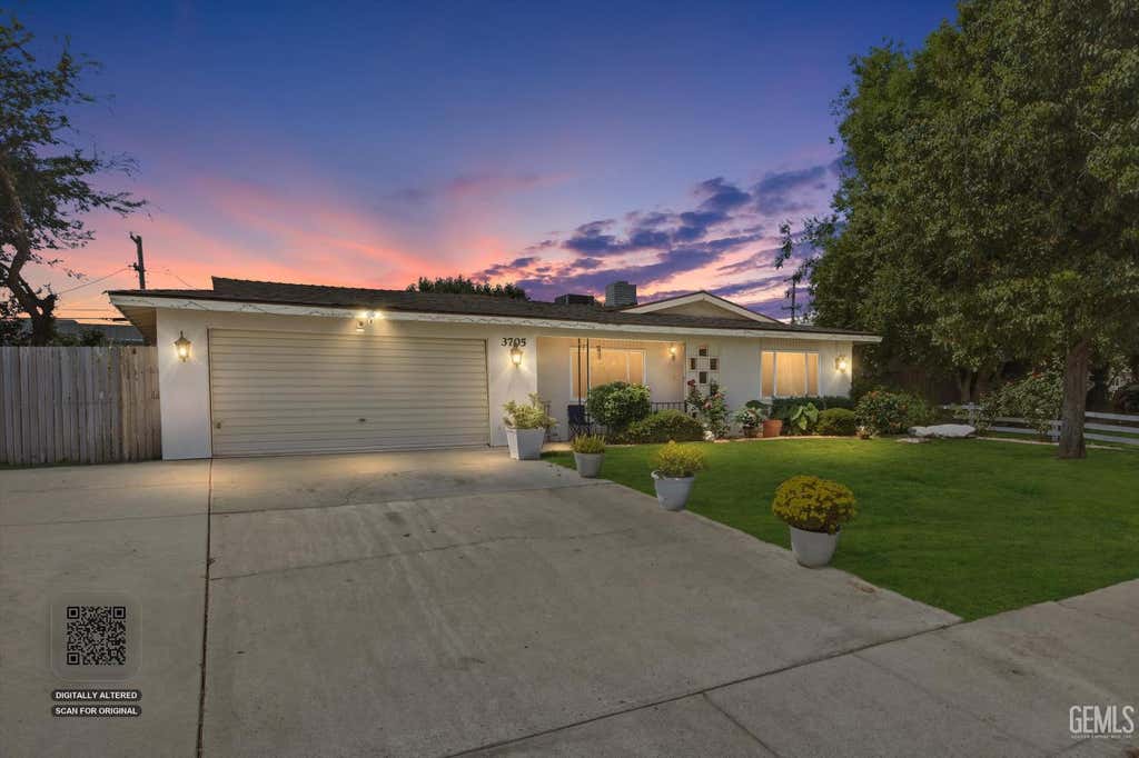 Photo of 3705 Madrid Avenue, Bakersfield, CA 93309 (MLS # 202606006)