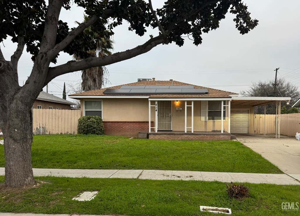 Photo of 514 W Cornell Avenue, Fresno, CA 93705 (MLS # 202607761)