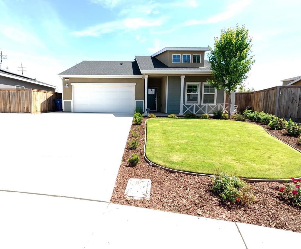 Photo of 3420 Birchmont Way, Shafter, CA 93263 (MLS # 202603875)