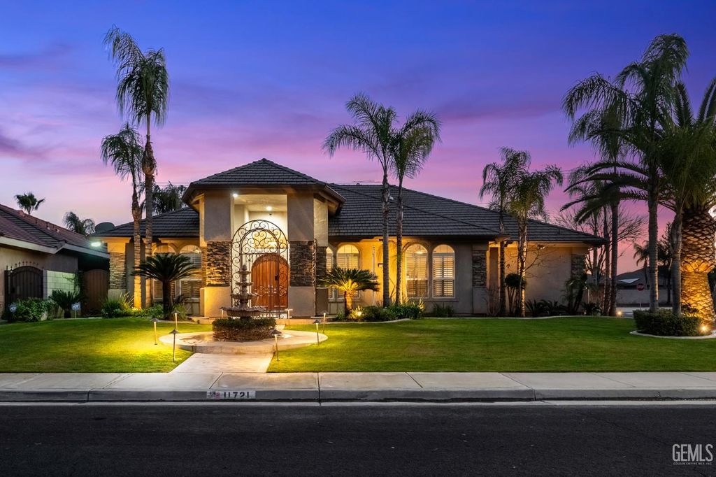 Photo of 11721 New Hampshire Avenue, Bakersfield, CA 93312 (MLS # 202601180)