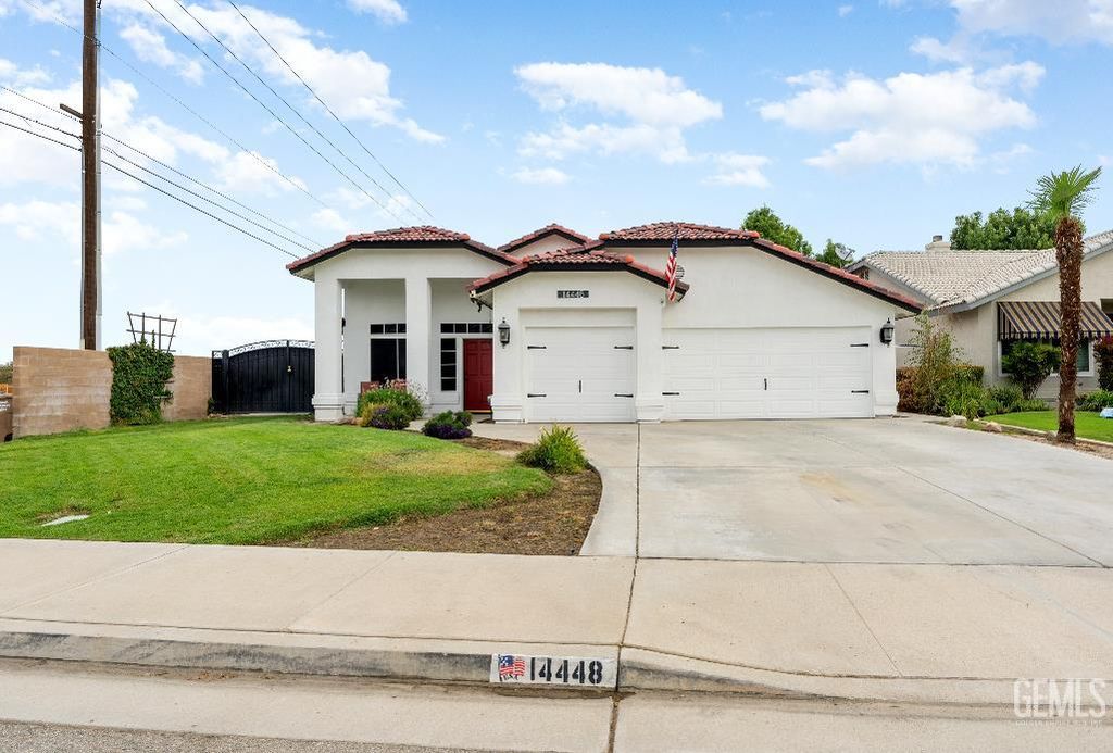 Photo of 14448 Kathleen Avenue, Bakersfield, CA 93314 (MLS # 202510721)
