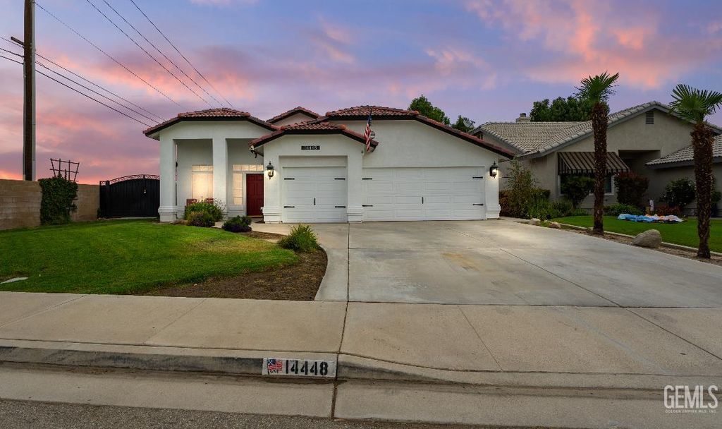 Photo of 14448 Kathleen Avenue, Bakersfield, CA 93314 (MLS # 202510721)