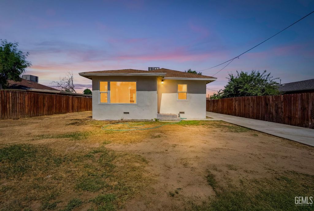 Photo of 1021 S Brown Street, Bakersfield, CA 93307 (MLS # 202606182)