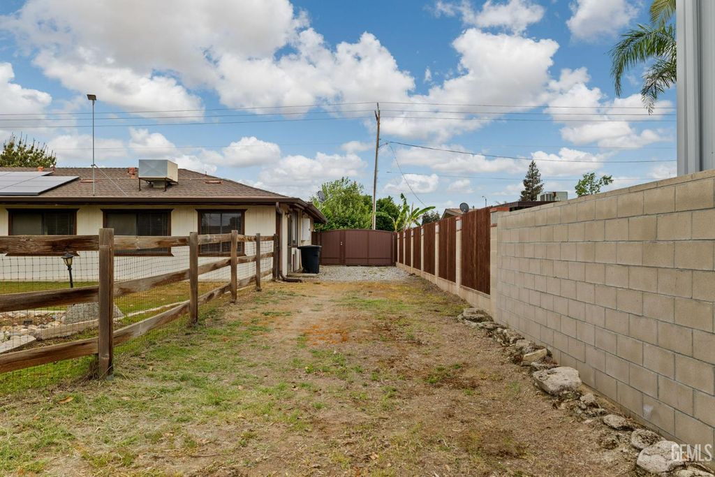 Photo of 2065 Jenkins Road, Bakersfield, CA 93314 (MLS # 202603470)