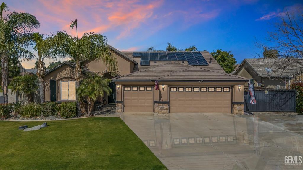 Photo of 11116 Chappellet Court, Bakersfield, CA 93312 (MLS # 202602015)