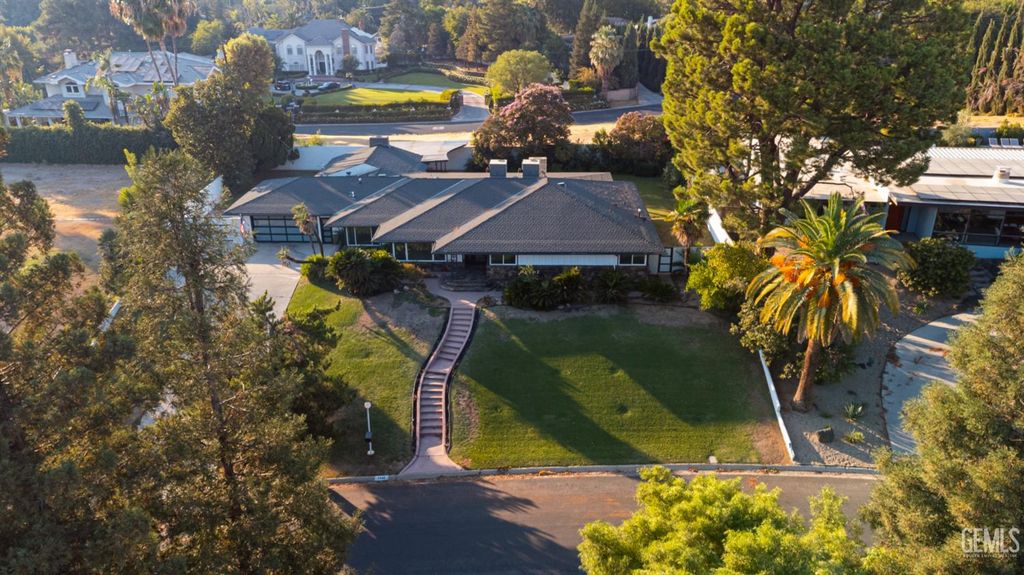 Photo of 3946 Claremont Drive, Bakersfield, CA 93306 (MLS # 202601019)