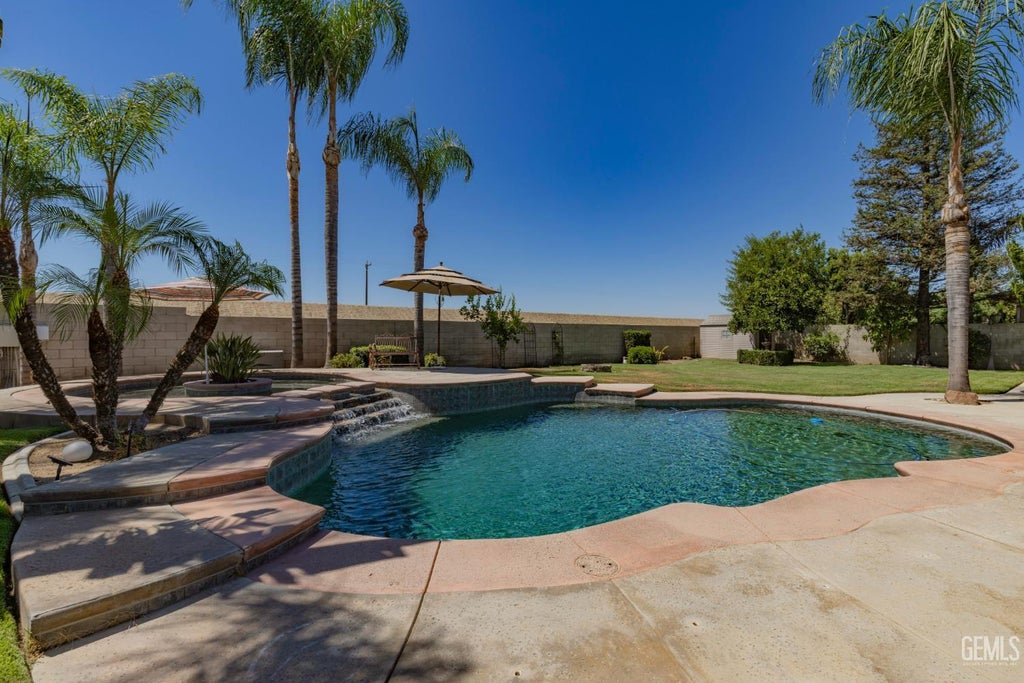 Photo of 10503 Hinderhill Drive, Bakersfield, CA 93312 (MLS # 202607800)