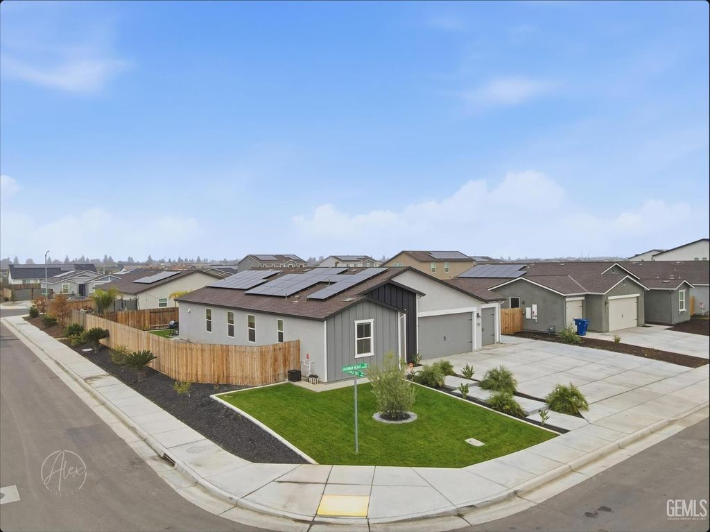 Photo of 7808 Savannah Height Avenue, Bakersfield, CA 93313 (MLS # 202600694)