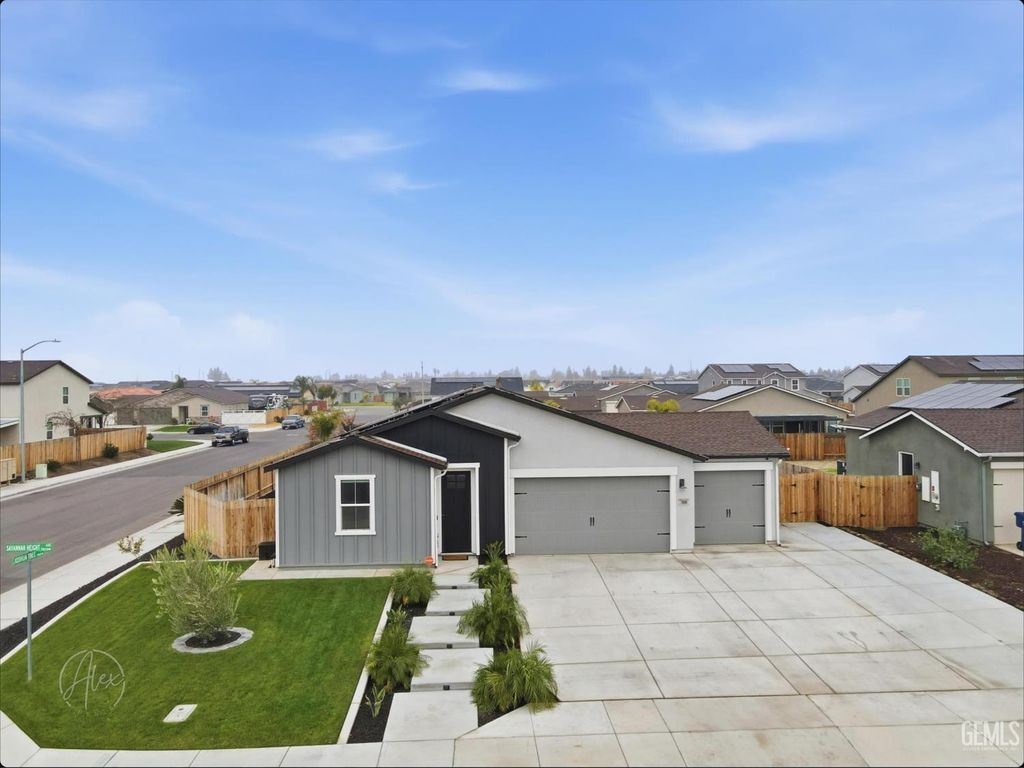 Photo of 7808 Savannah Height Avenue, Bakersfield, CA 93313 (MLS # 202600694)