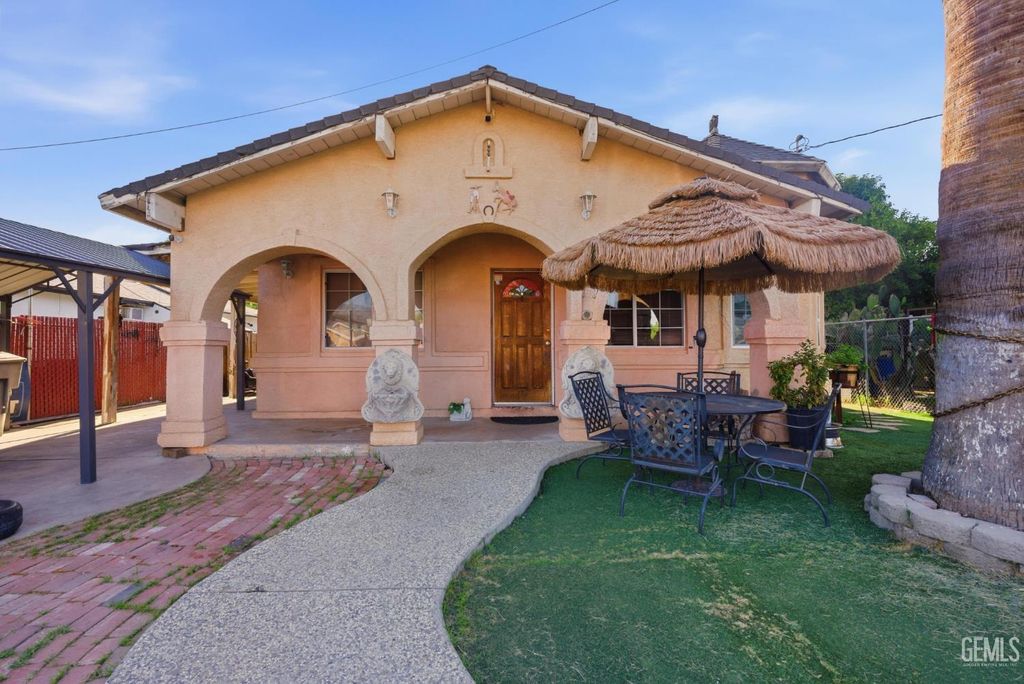 Photo of 381 B Street, Arvin, CA 93203 (MLS # 202603751)