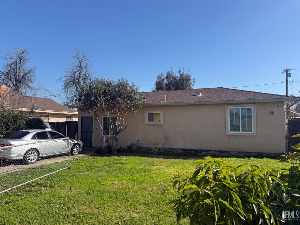 Photo of 418 Olive Street, Bakersfield, CA 93304 (MLS # 202600738)