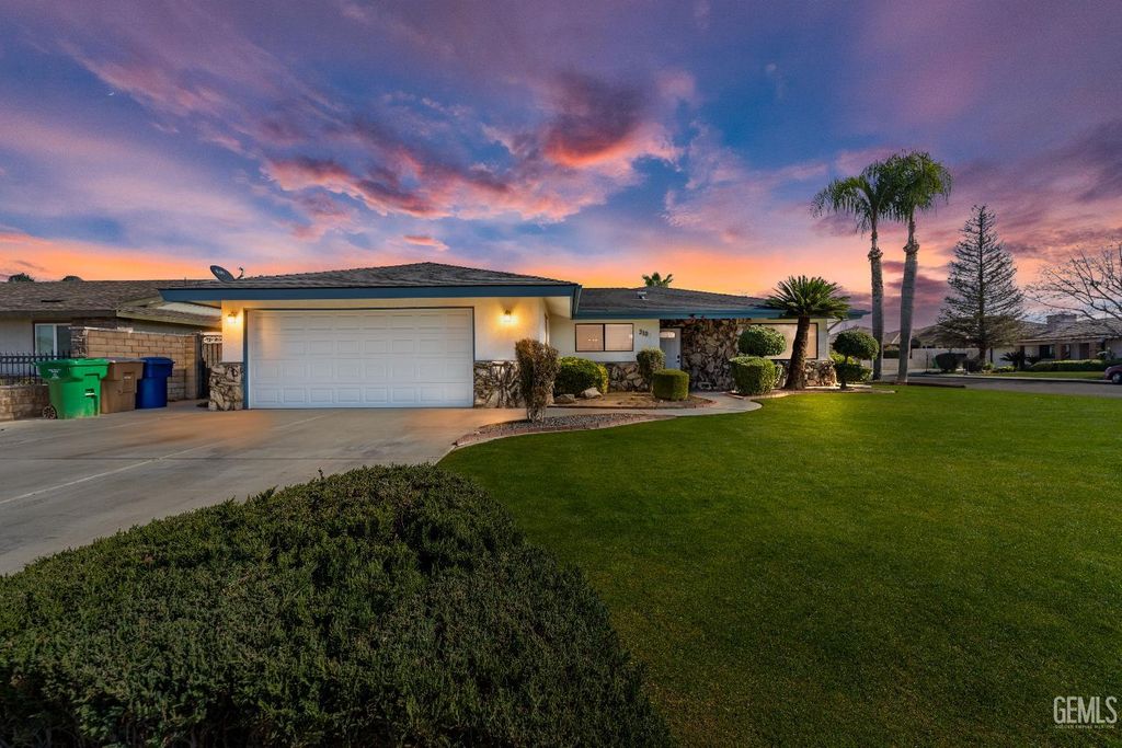 Photo of 3100 Woodstown Street, Bakersfield, CA 93312 (MLS # 202601095)