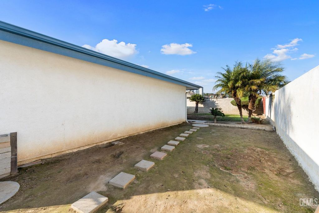 Photo of 3100 Woodstown Street, Bakersfield, CA 93312 (MLS # 202601095)