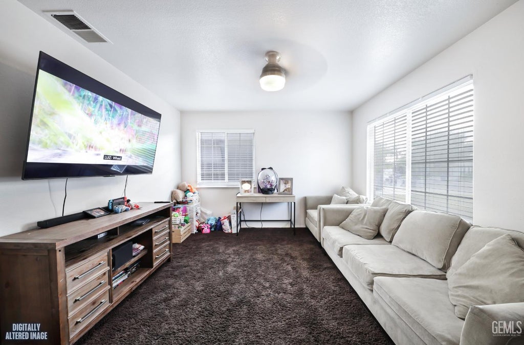 Photo of 1033 Hazelnut Street, Wasco, CA 93280 (MLS # 202605926)