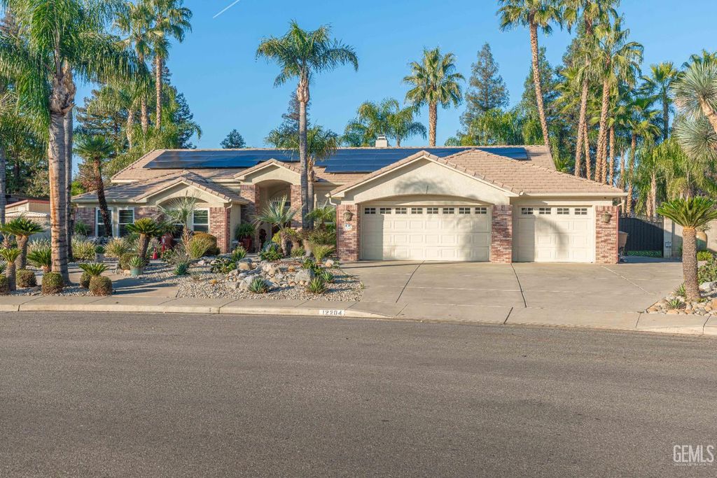 Photo of 12204 Connery Way, Bakersfield, CA 93312 (MLS # 202513717)