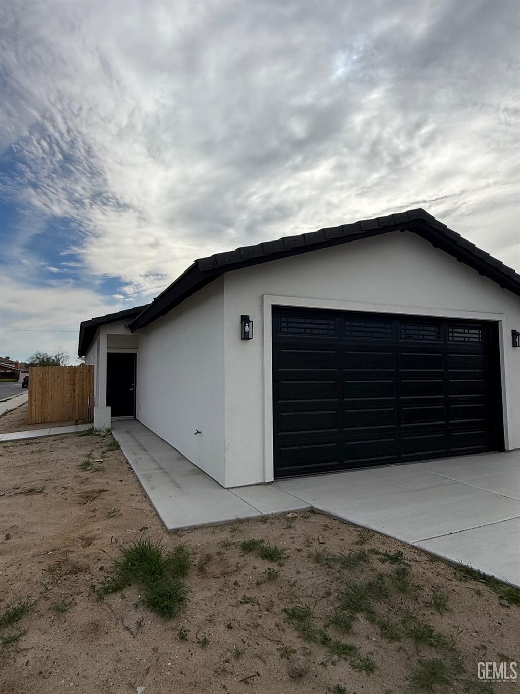 Photo of 187 E Orange, Shafter, CA 93263 (MLS # 202601960)
