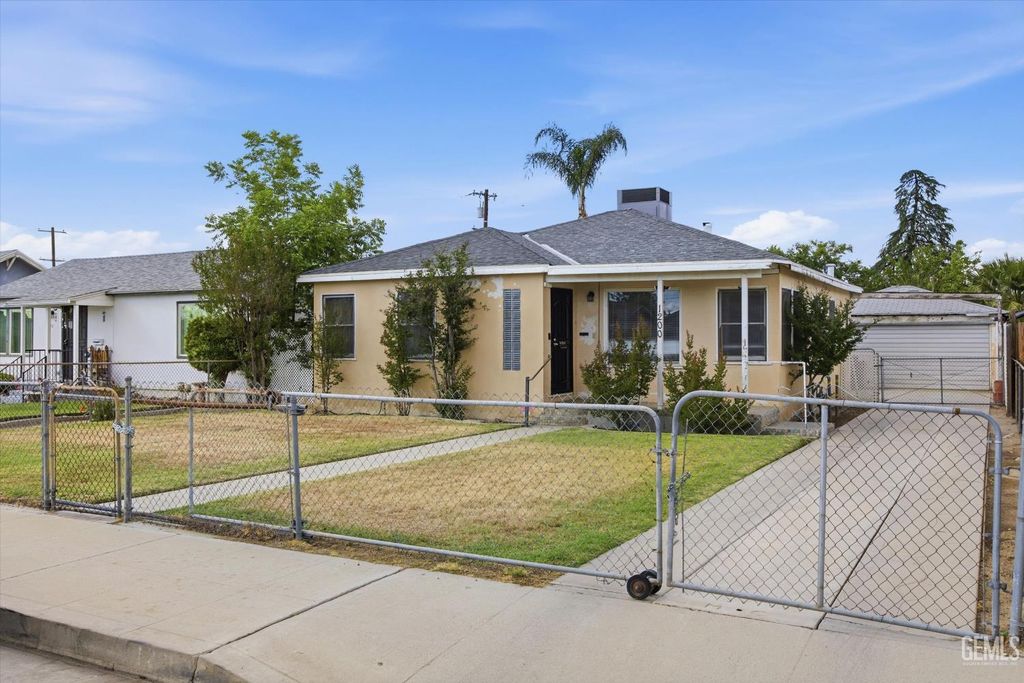 Photo of 1200 2nd Street, Bakersfield, CA 93304 (MLS # 202603952)