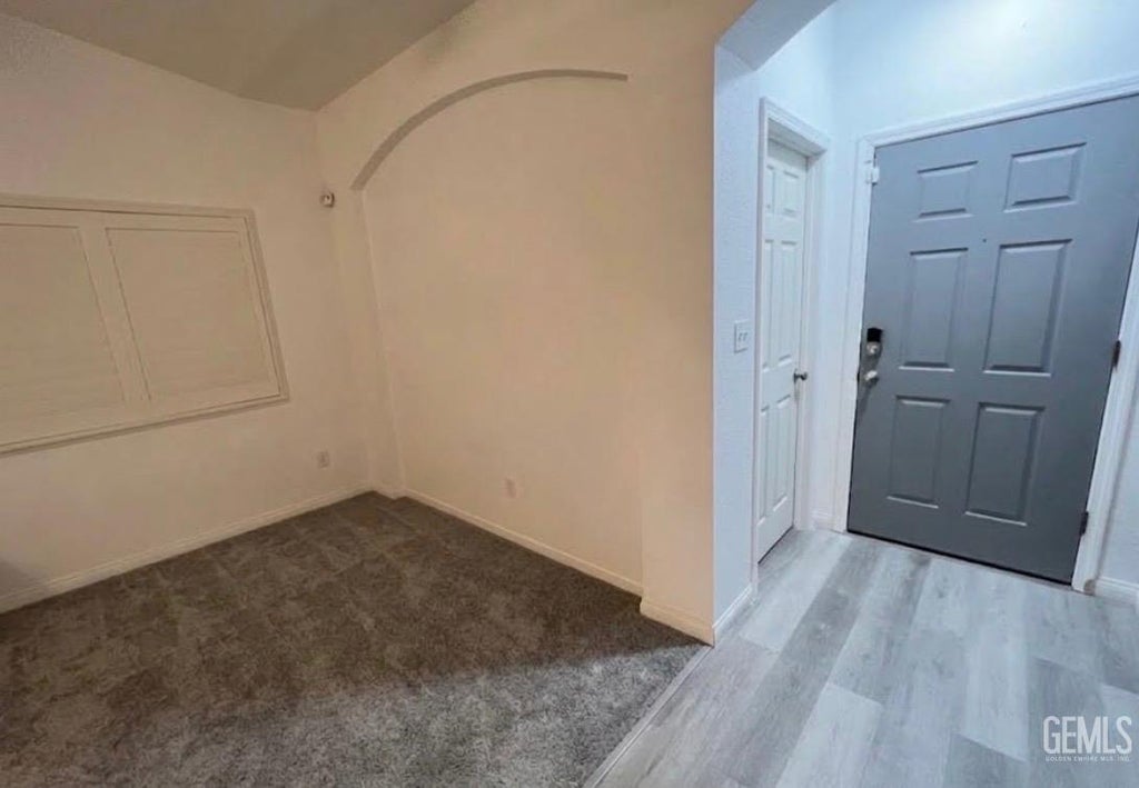 Photo of 7008 Kings Forest Court, Bakersfield, CA 93313 (MLS # 202609979)
