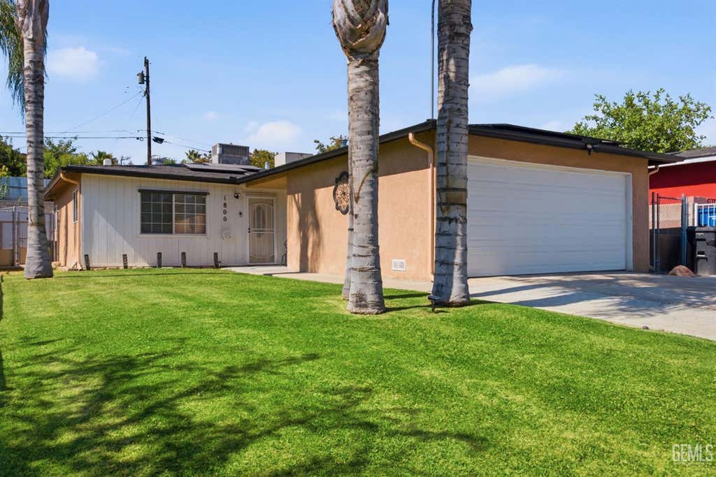 Photo of 1800 Alameda Avenue, Bakersfield, CA 93305 (MLS # 202606690)