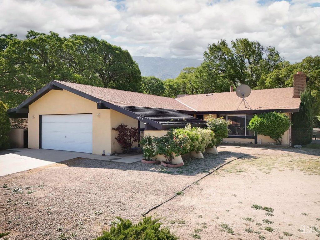 Photo of 6644 Tony Court, Lake Isabella, CA 93240 (MLS # 202604346)