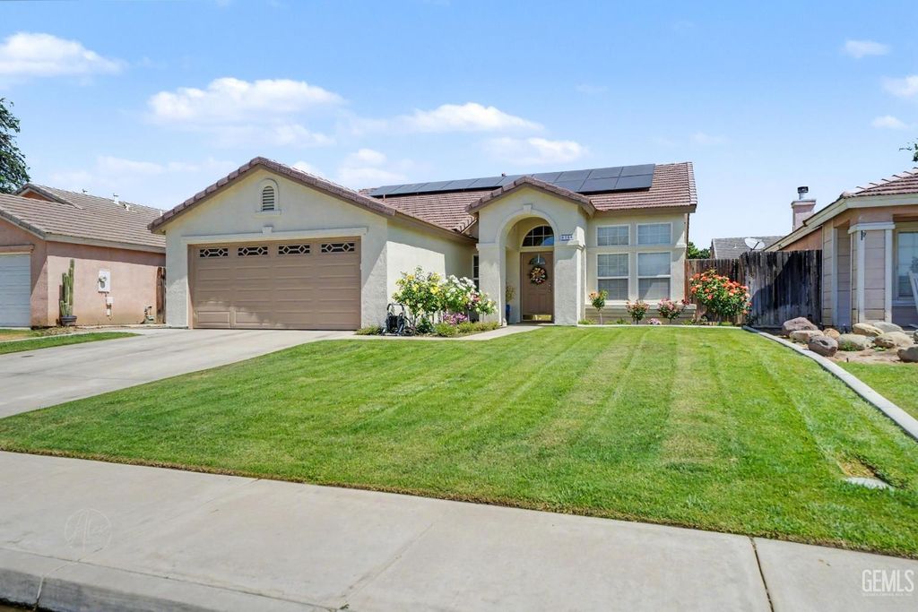 Photo of 8708 Rollingbay Drive, Bakersfield, CA 93312 (MLS # 202606444)