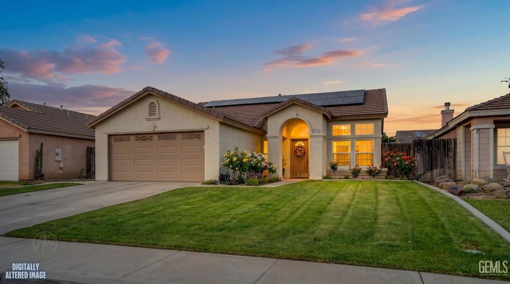 Photo of 8708 Rollingbay Drive, Bakersfield, CA 93312 (MLS # 202606444)