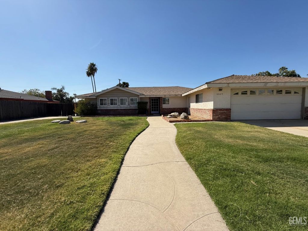 Photo of 6029 Lori Way, Bakersfield, CA 93308 (MLS # 202511354)