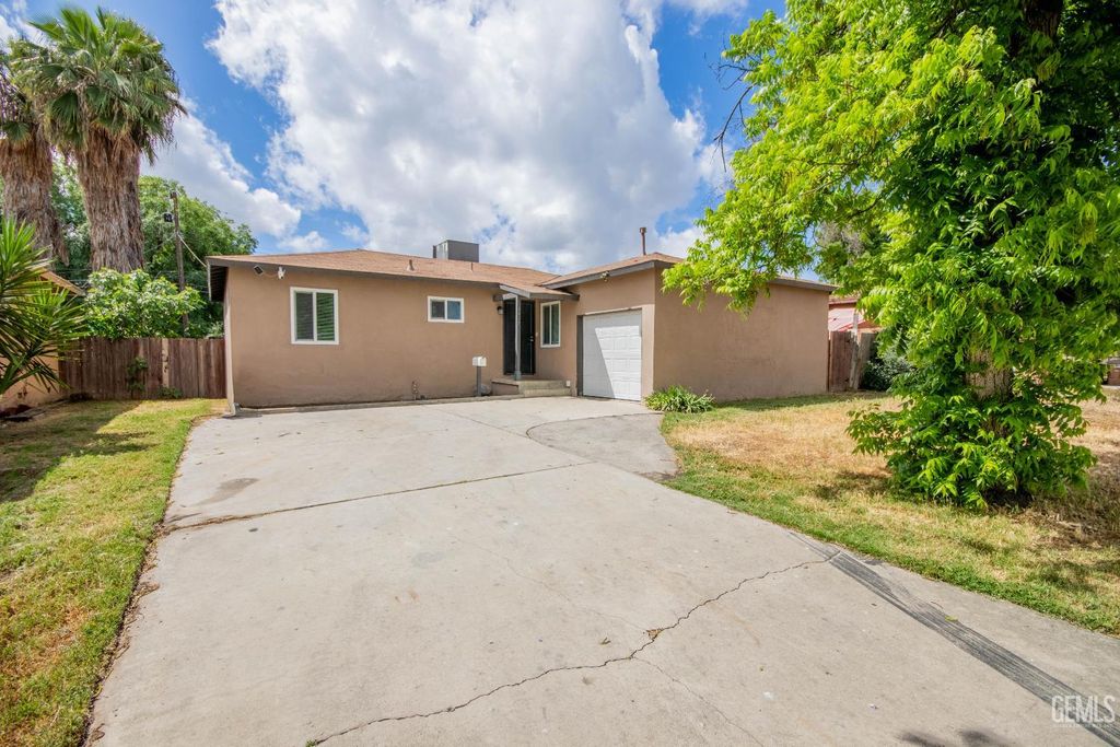 Photo of 1917 Clark Avenue, Bakersfield, CA 93304 (MLS # 202603929)