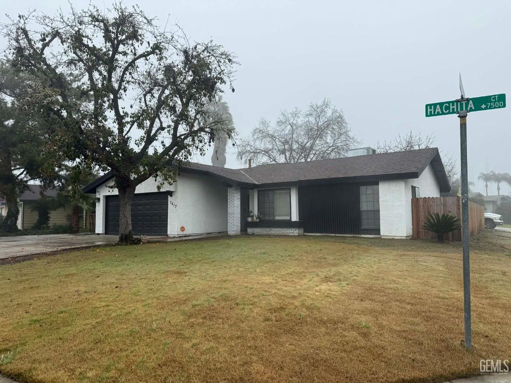 Photo of 7517 Hachita Court, Bakersfield, CA 93309 (MLS # 202600677)